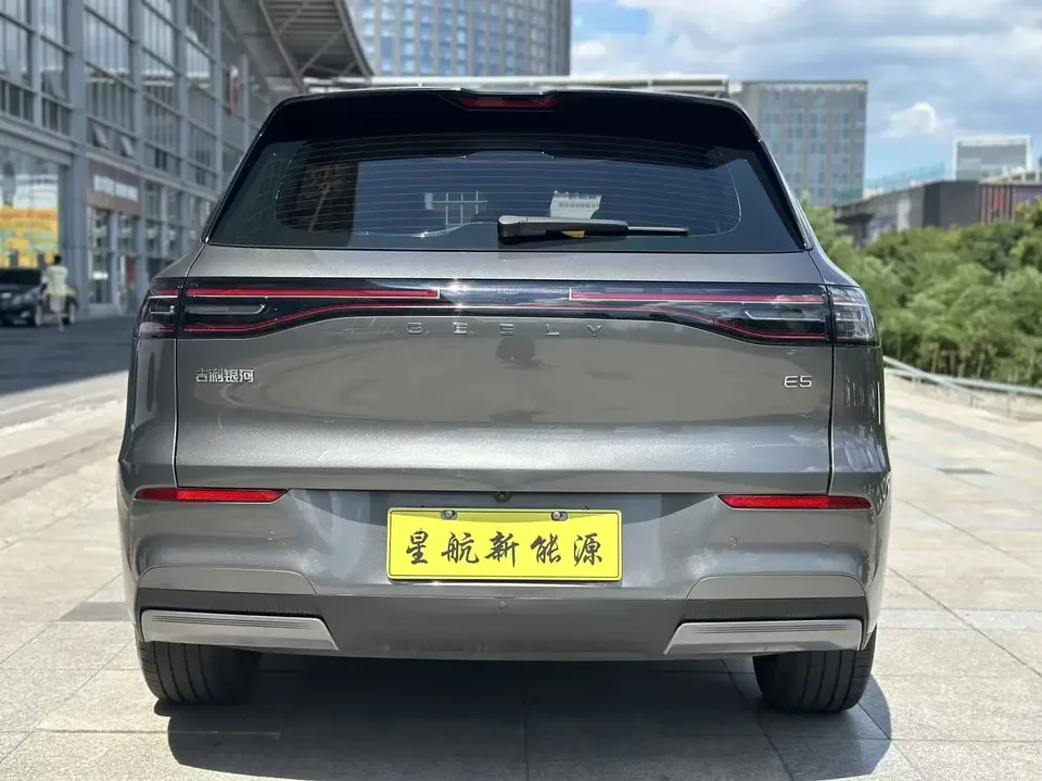 Geely Galaxy E5 Galaxy E5 2024 440km Explorer Edition 2025 — thumbnail 2