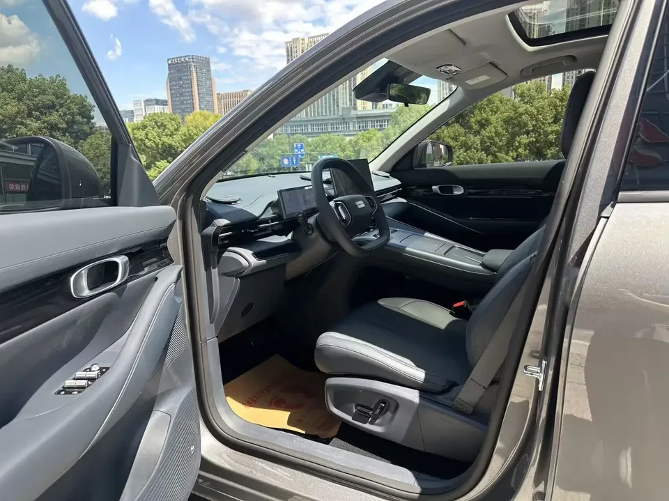 Geely Galaxy E5 Galaxy E5 2024 440km Explorer Edition 2025 — thumbnail 4