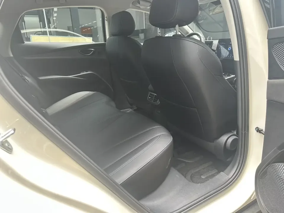 BYD Seal 06DM Seal 06DM 2026 DM-i 128KM Luxury Edition 2025 — миниатюра 3