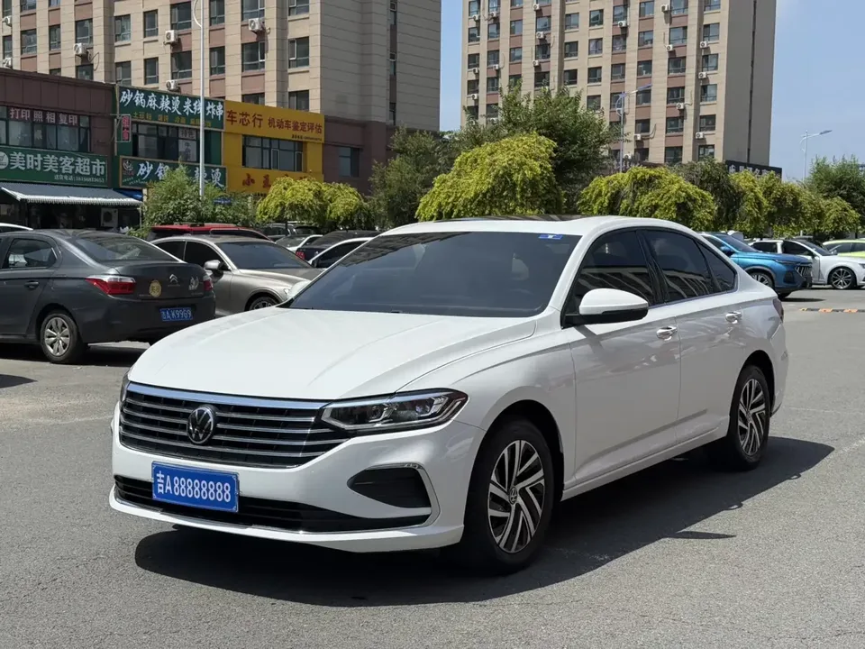 Volkswagen Lavida Lavida 2023 Modified 1.5L Automatic 5 million version 2022 — photo 1, buy with delivery to Moscow