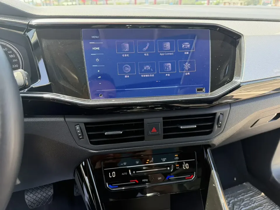 Volkswagen Tayron Tanyue 2022 280TSI 2WD Luxury Smart Edition 2022 — thumbnail 4