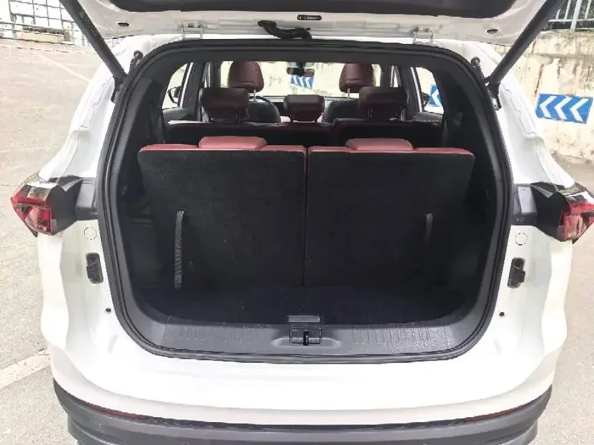 Jetour Jietu X70 PLUS Jietu X70 PLUS 2024 Champion Edition 1.5T DCT Champion PRO 7 Seaters 2024 — thumbnail 5