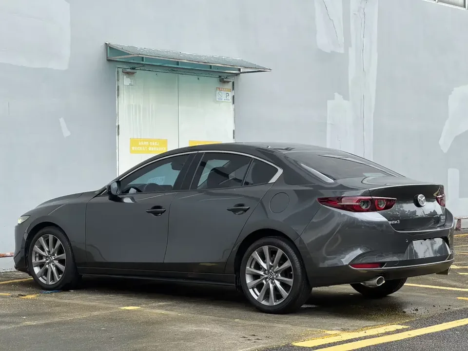 Mazda Axela Mazda3 Angkesela 2022 2.0L Automatic Quality Edition 2022 — thumbnail 2