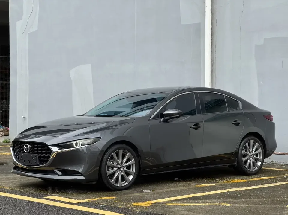 Mazda Axela Mazda3 Angkesela 2022 2.0L Automatic Quality Edition 2022 — photo 1, buy with delivery to Moscow