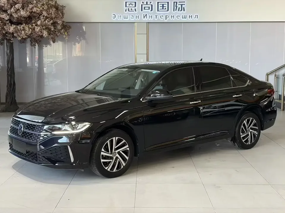 Volkswagen Lavida Lavida 2023 Modified 1.5L Automatic Starry Sky 5 Million Edition 2023 — photo 1, buy with delivery to Moscow