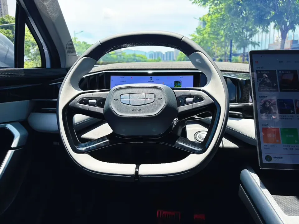 Geely Atlas L Boyue L 2024 1.5TD DCT Longteng Edition 2024 — thumbnail 3
