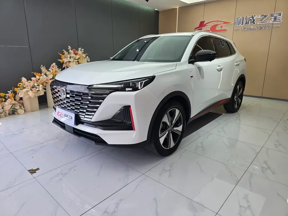 Changan CS55 Plus Changan CS55 PLUS 2022 Second generation 1.5T DCT premium model 2023 — photo 1, buy with delivery to Moscow