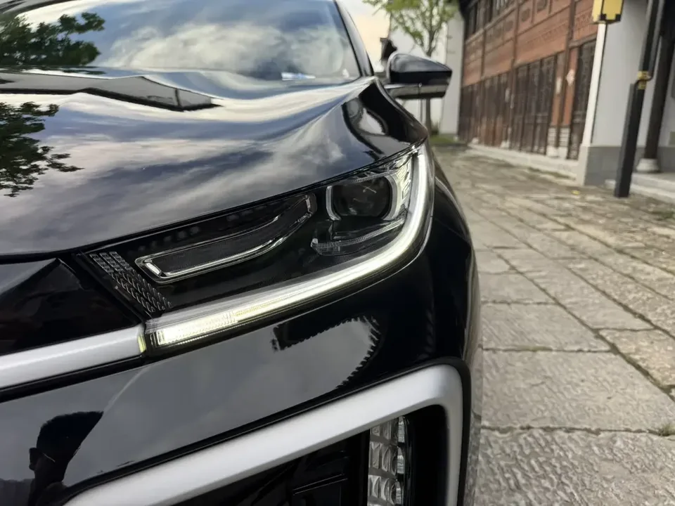 Exeed TXL Stars in the clouds 2025 300T 2WD Star Edition 2025 — миниатюра 3