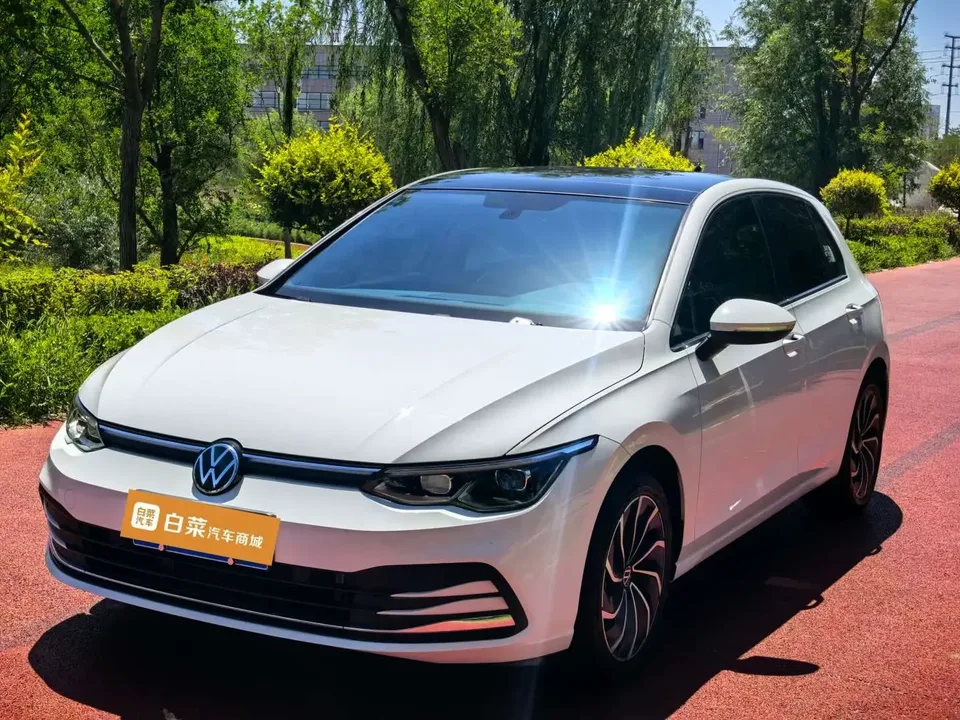 Volkswagen Golf golf 2023 280TSI DSG Pro facelift 2024 — photo 1, buy with delivery to Moscow