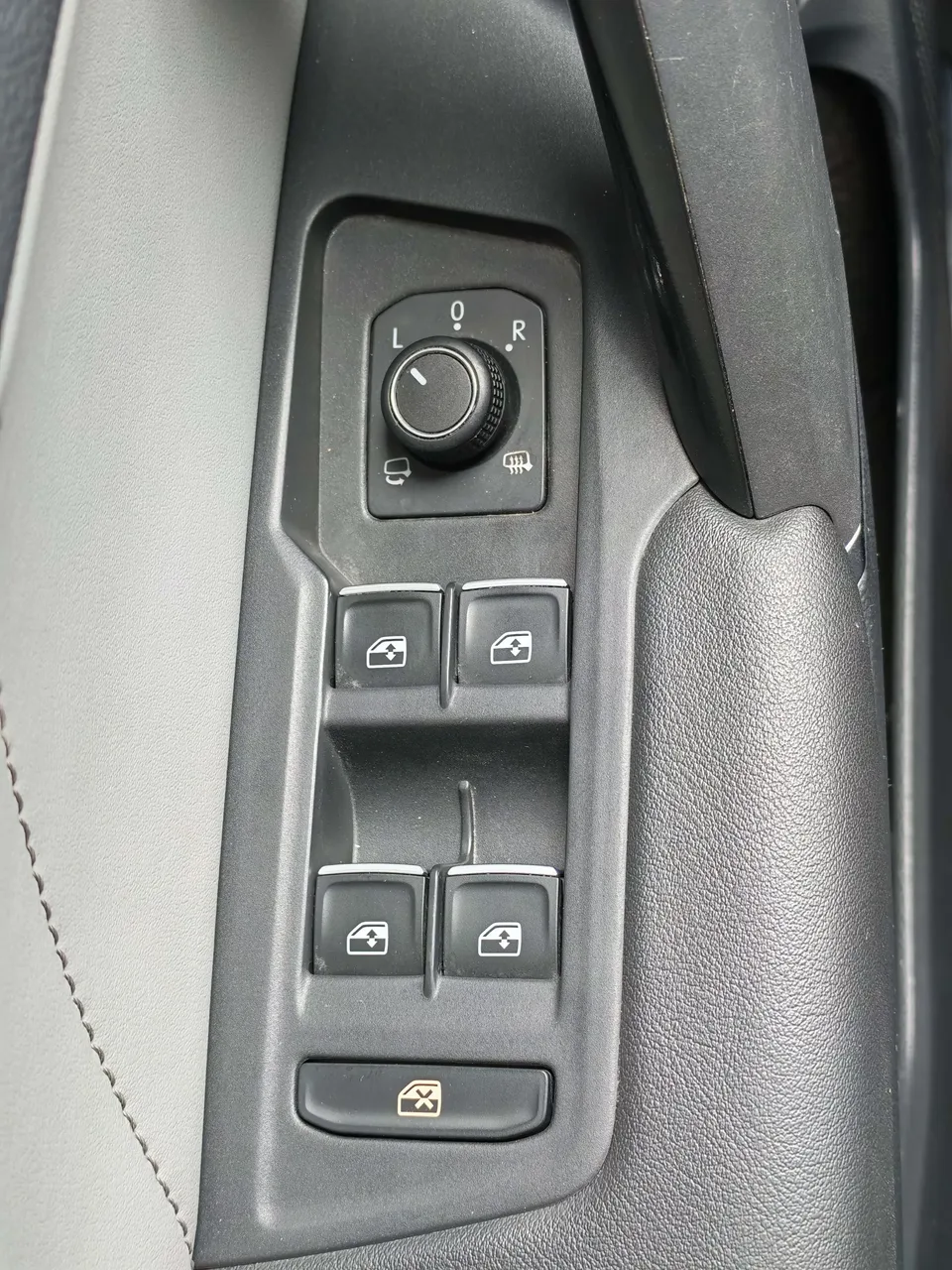 Volkswagen Tayron Tanyue 2023 280TSI 2WD Luxury Plus Advanced Edition 2022 — миниатюра 5