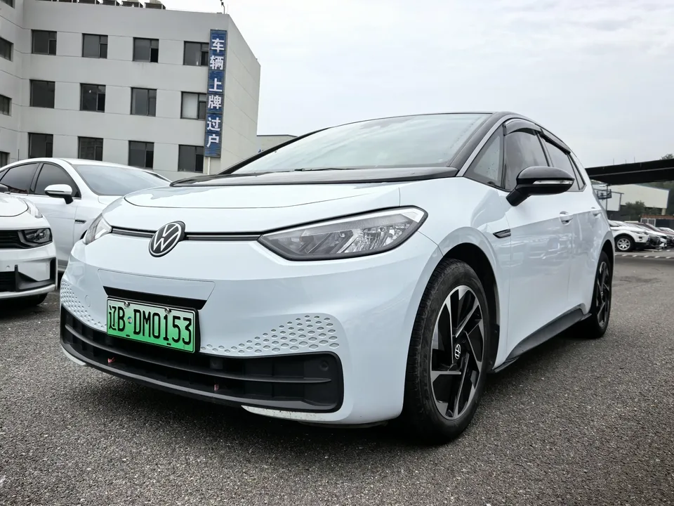 Volkswagen ID.3 Volkswagen ID.3 2023 Pure Smart Edition 2024 — photo 1, buy with delivery to Moscow