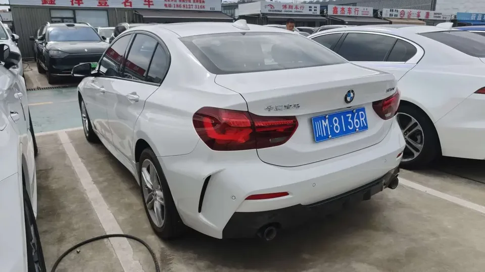 BMW 1 Series BMW 1 Series 2023 120i M Sport Edition 2023 — thumbnail 4