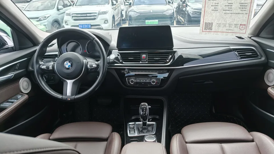 BMW 1 Series BMW 1 Series 2023 120i M Sport Edition 2023 — thumbnail 5