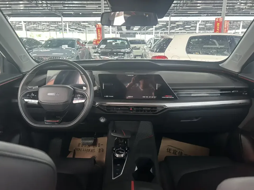 Oshan Changan Auchan Z6 Changan Auchan Z6 2022 Blue Whale 1.5T DCT Zhizun Edition 2022 — thumbnail 4