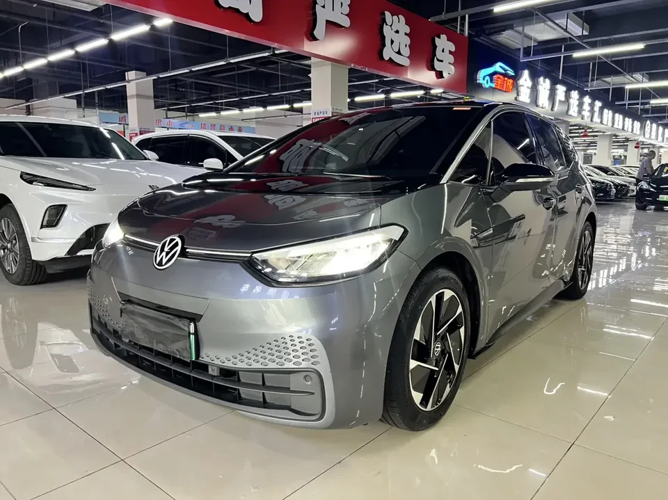 Volkswagen ID.3 Volkswagen ID.3 2023 Pure Smart Edition 2023 — photo 1, buy with delivery to Moscow