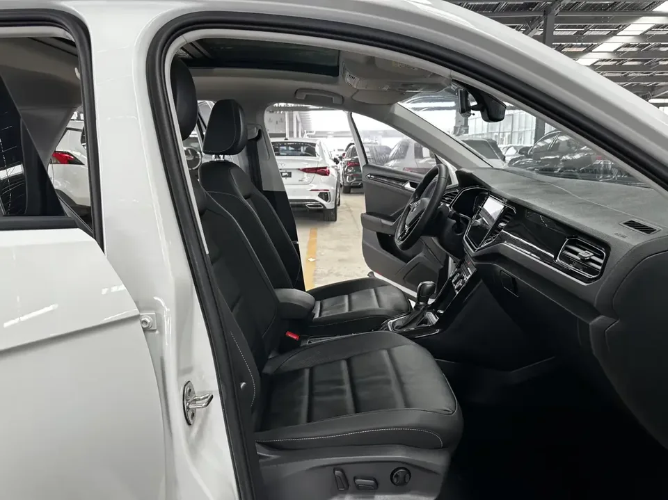 Volkswagen T-Roc TANG 2022 280TSI DSG 2WD Comfort PLUS 2022 — thumbnail 4