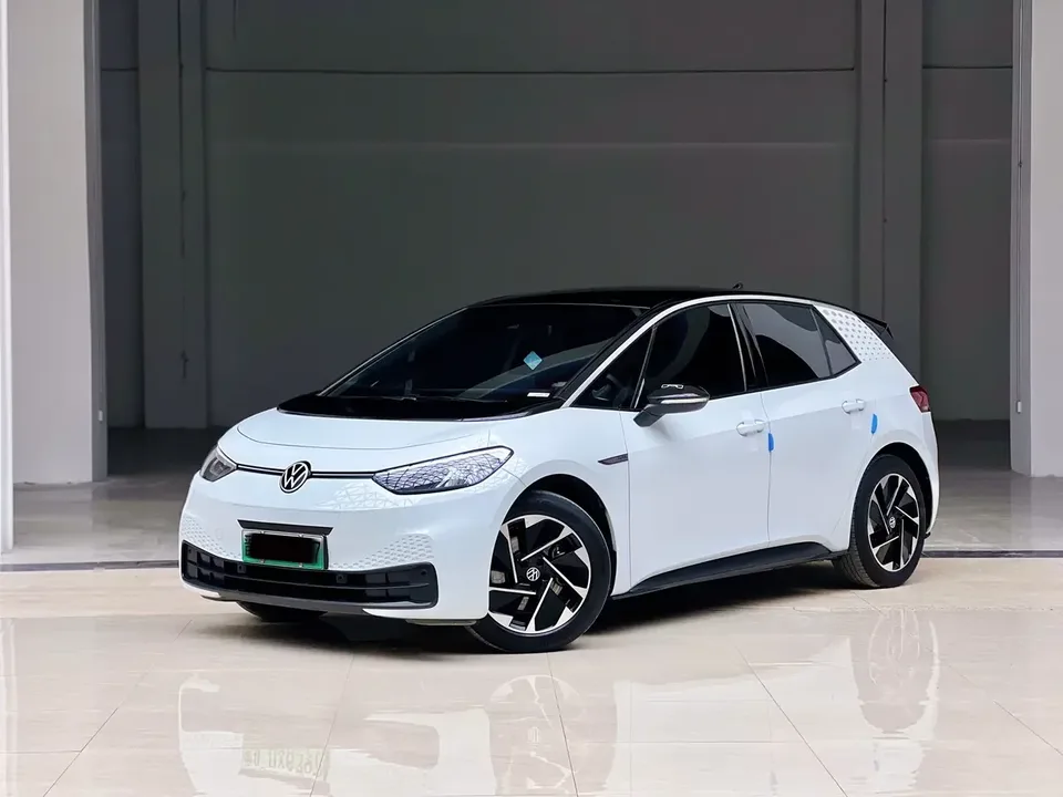 Volkswagen ID.3 Volkswagen ID.3 2023 Pure Smart Edition 2023 — photo 1, buy with delivery to Moscow