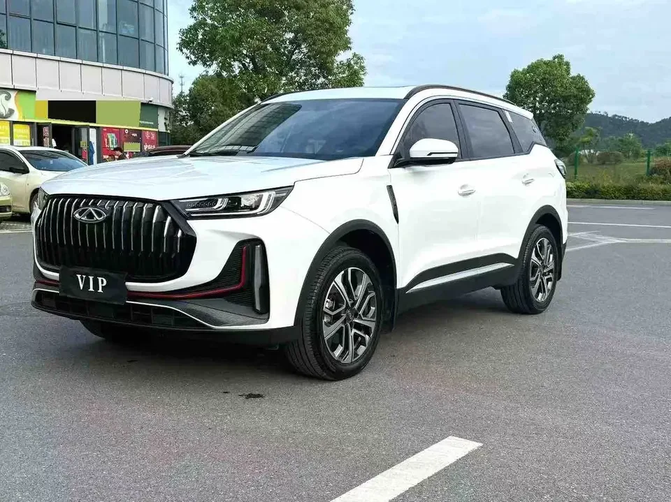Chery Tiggo 7 Plus Tiggo 7 PLUS 2023 Champion Edition 1.5TGDI DCT Luxury 2024 — photo 1, buy with delivery to Moscow