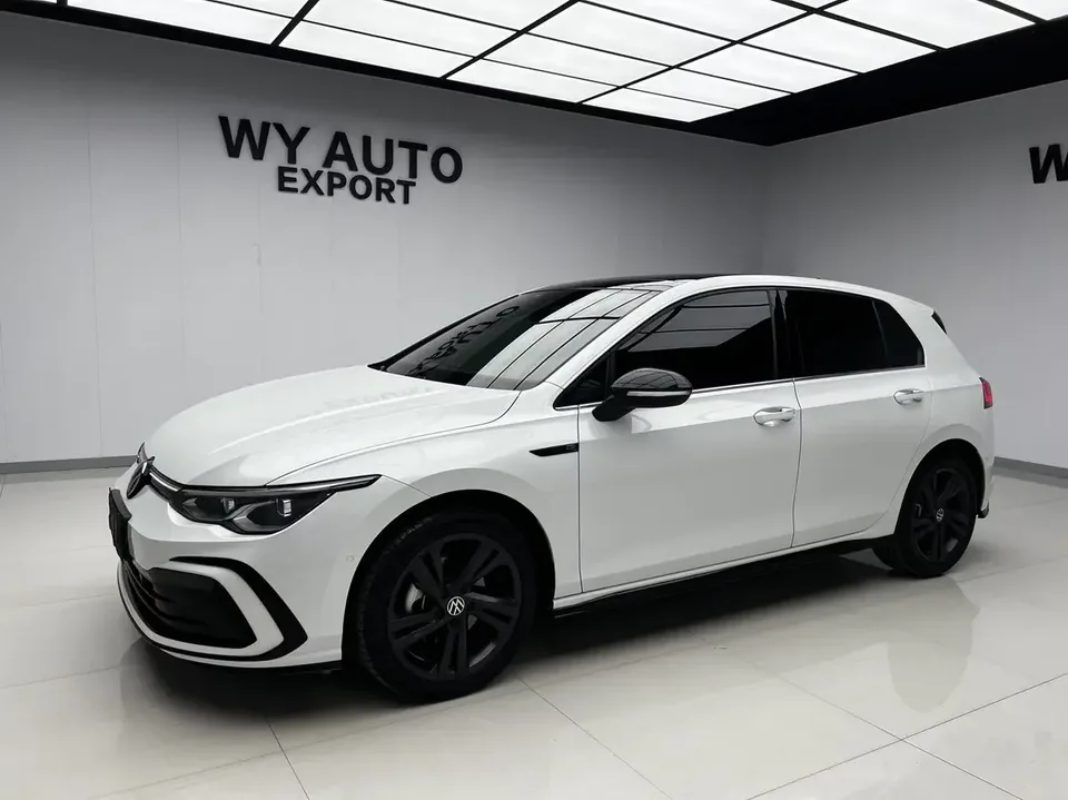 Volkswagen Golf golf 2023 280TSI DSG Pro 2022 — photo 1, buy with delivery to Moscow