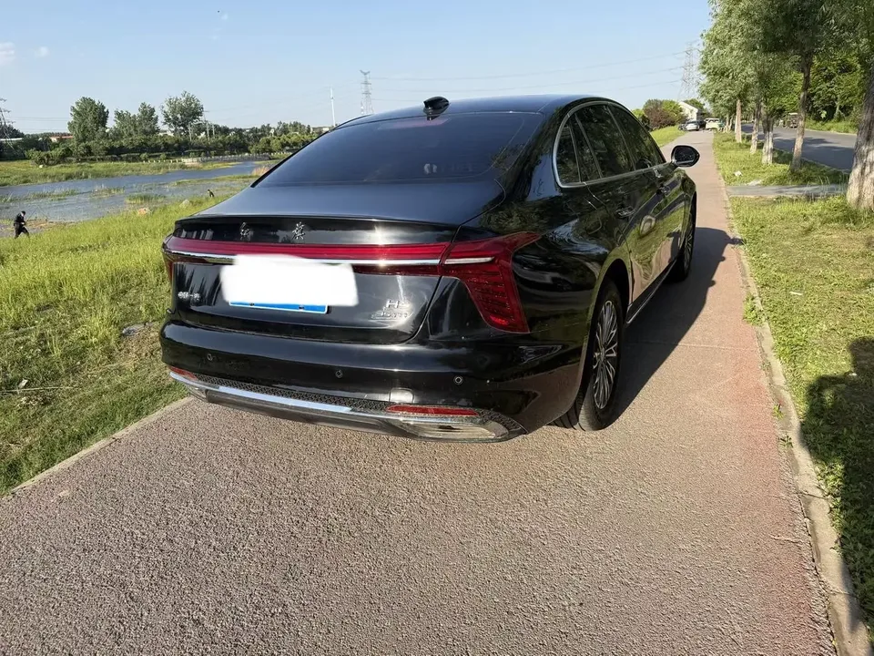 Hongqi H5 Hongqi H5 2025 1.5T DCT Flagship Edition 2025 — thumbnail 2