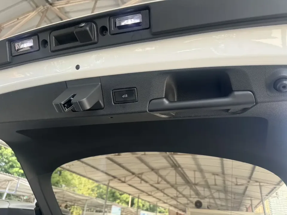 Volkswagen Lamando Lingdu 2023 Lingdu L 280TSI DSG Cool Edition 2023 — thumbnail 4