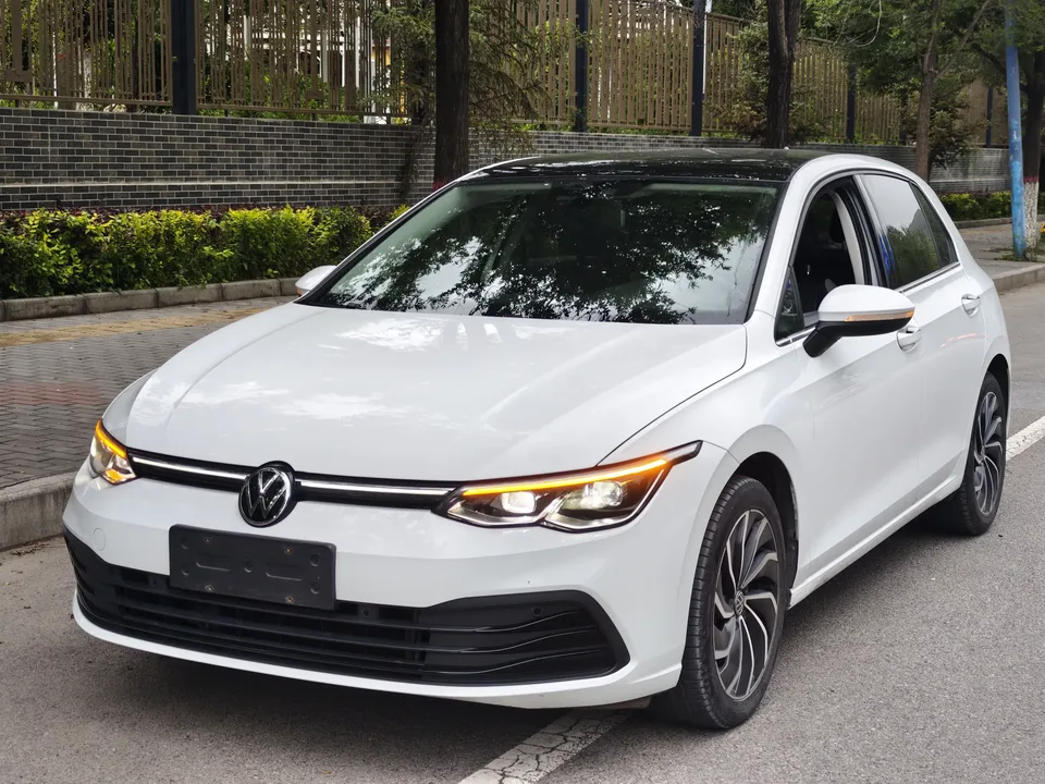 Volkswagen Golf golf 2021 280TSI DSG Pro 2022 — фото 1, купить с доставкой в Москву