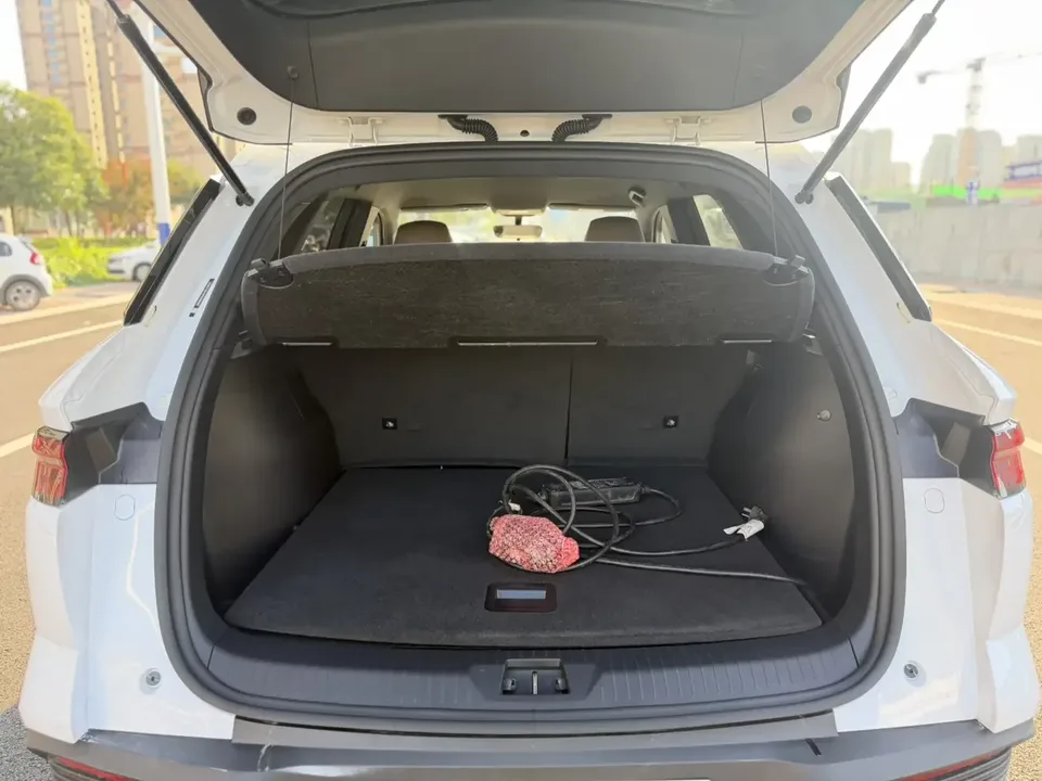 BYD Song Pro DM Song Pro DM 2024 DM-i Honor Edition 71km Pilot Edition 2024 — миниатюра 4