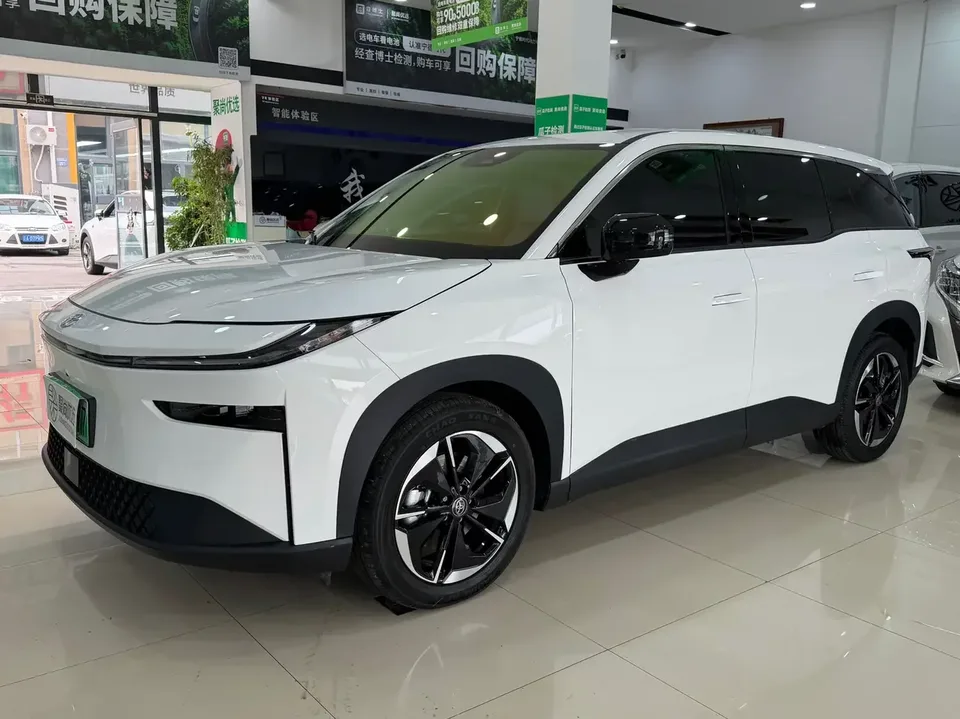 Toyota Bozhi 3X Bozhi 3X 2025 520 Pro 2025 — photo 1, buy with delivery to Moscow