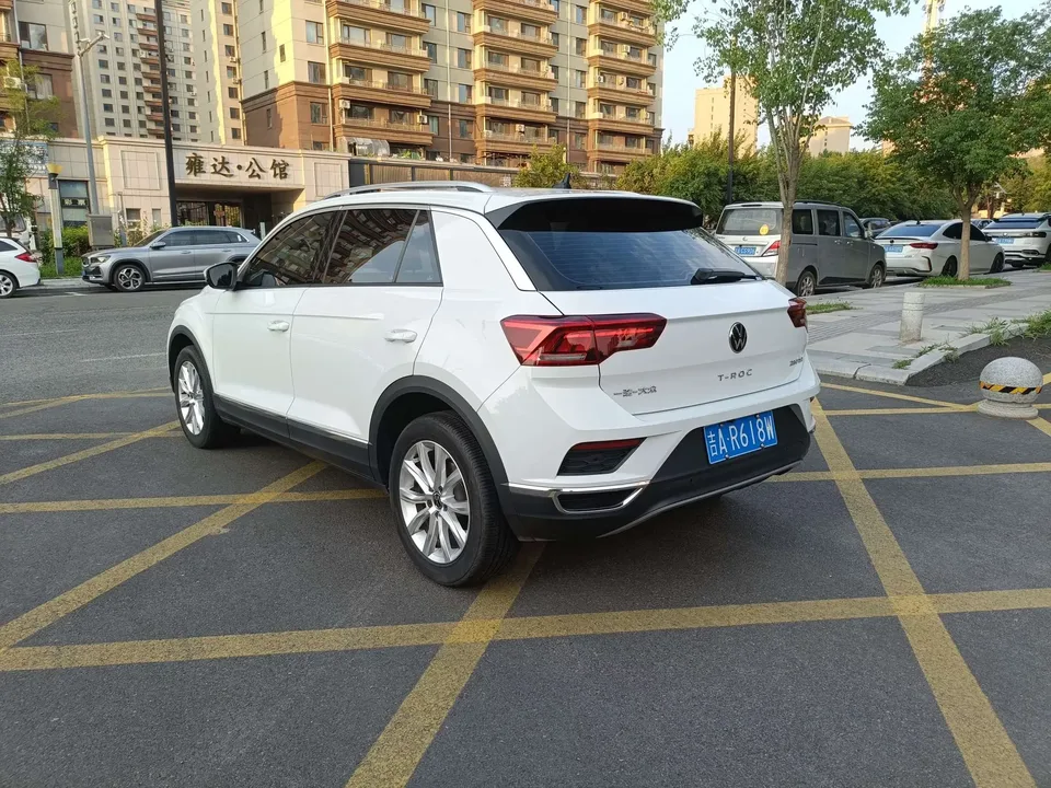 Volkswagen T-Roc TANG 2022 280TSI DSG 2WD Elite PLUS 2023 — миниатюра 2