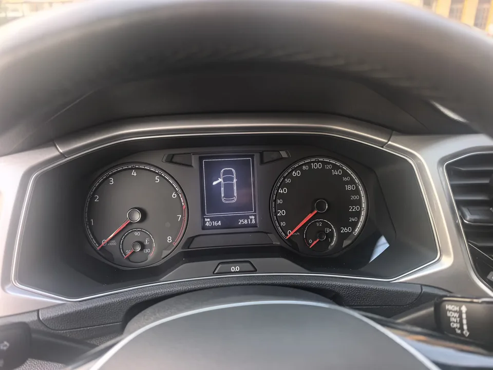 Volkswagen T-Roc TANG 2022 280TSI DSG 2WD Elite PLUS 2023 — миниатюра 4