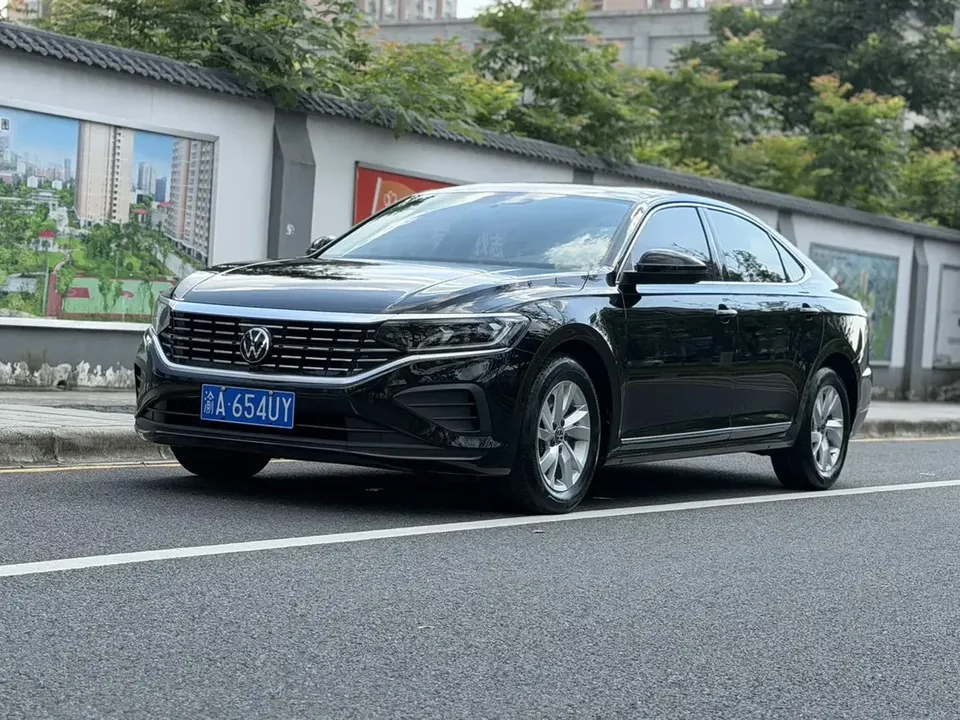 Volkswagen Passat Passat 2023 280TSI Business Edition 2022 — photo 1, buy with delivery to Moscow