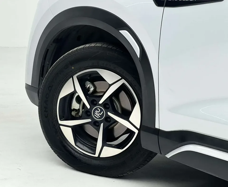 BYD Yuan Up Yuan UP 2024 401KM Vitality 2025 — thumbnail 4
