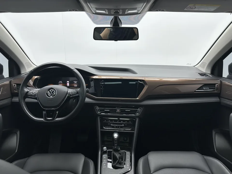 Volkswagen Tharu tuyue 2022 280TSI 2WD Deluxe Edition 2023 — thumbnail 4
