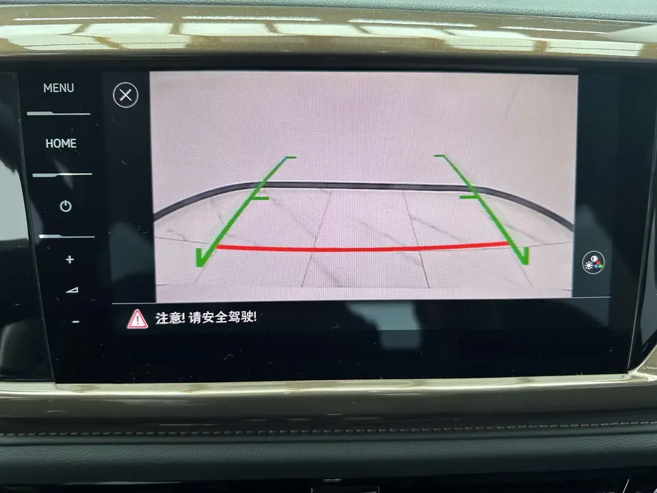 Volkswagen Tharu tuyue 2022 280TSI 2WD Deluxe Edition 2022 — thumbnail 3