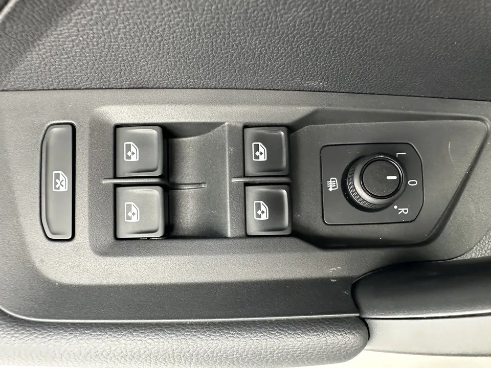 Volkswagen Tharu tuyue 2022 280TSI 2WD Deluxe Edition 2022 — thumbnail 5