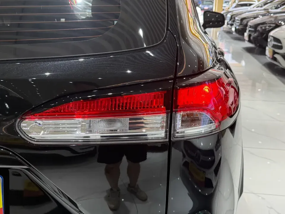Toyota CorollaCross Corolla Sharp 2023 2.0L CVT Pioneer Edition 2024 — миниатюра 3