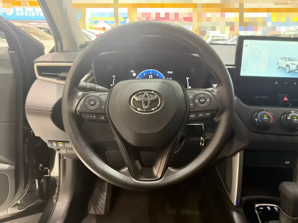 Toyota CorollaCross Corolla Sharp 2023 2.0L CVT Pioneer Edition 2024 — миниатюра 4