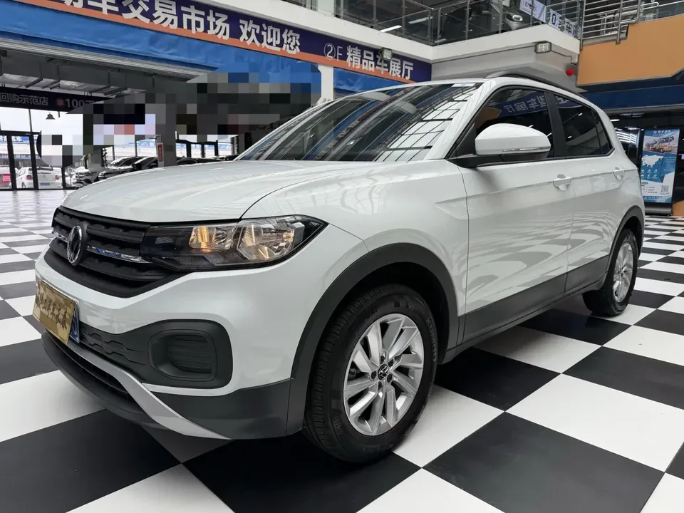 Volkswagen Explore the shadows Explore the shadows 2021 1.5L Automatic Smart Link Edition 2022 — photo 1, buy with delivery to Moscow
