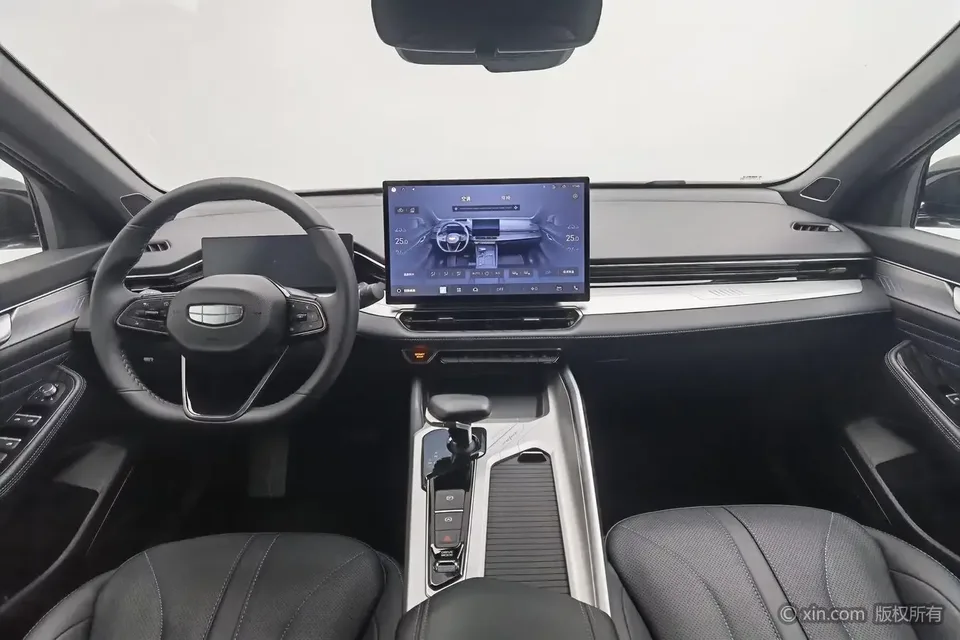 Geely Preface Xing Rui 2025 1.5T Dongfangyao Kunlun Edition 2025 — thumbnail 4