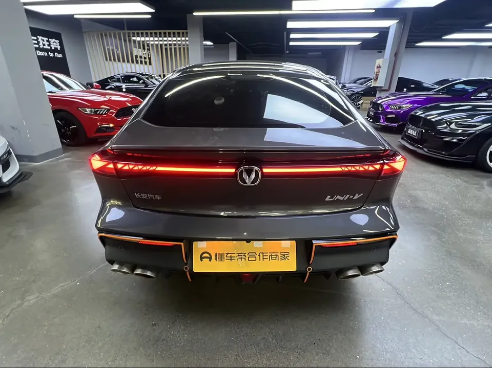 Changan UNI-V Changan UNI-V 2023 1.5T Sports Edition 2024 — thumbnail 2