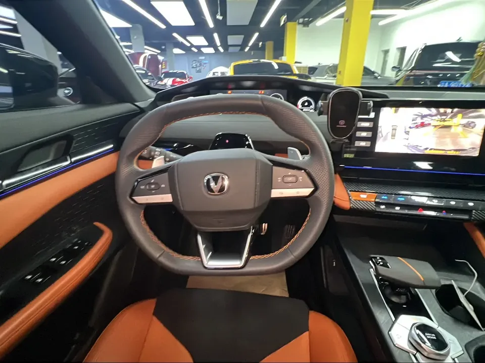 Changan UNI-V Changan UNI-V 2023 1.5T Sports Edition 2024 — thumbnail 4