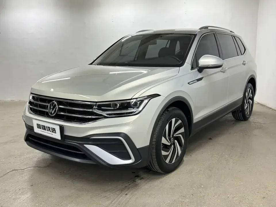 Volkswagen Tiguan L Tiguan L 2023 280TSI Limited Edition 2022 — фото 1, купить с доставкой в Москву