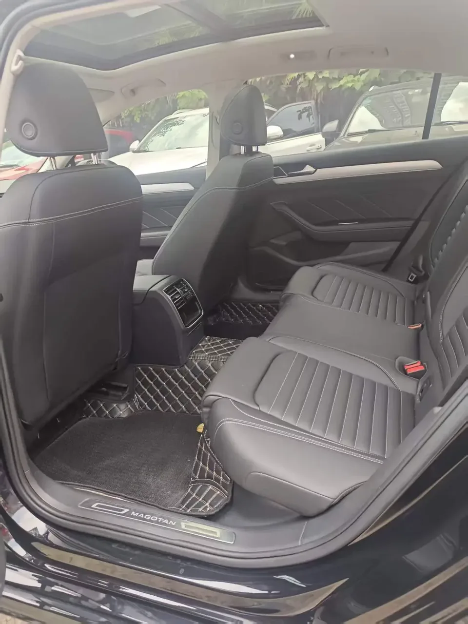 Volkswagen Magotan Magotan 2023 2 millionth anniversary edition 280TSI DSG leading model 2024 — thumbnail 3
