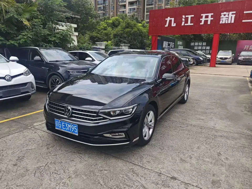 Volkswagen Magotan Magotan 2023 2 millionth anniversary edition 280TSI DSG leading model 2024 — photo 1, buy with delivery to Moscow