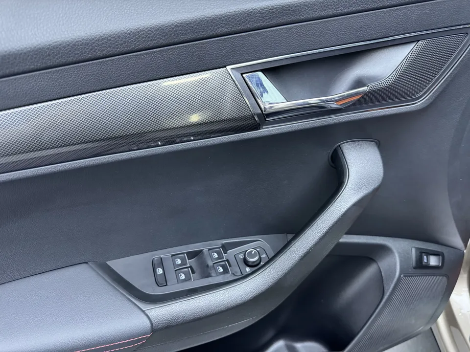 Skoda Karoq Korok 2022 TSI280 Luxury Edition 2022 — thumbnail 4