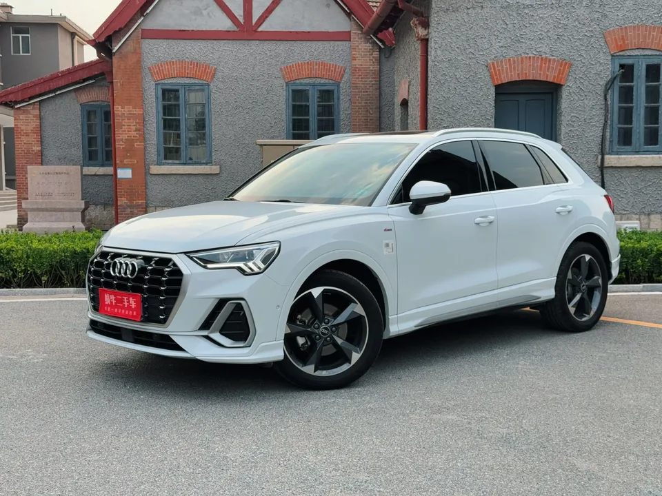 Audi Q3 Audi Q3 2022 35 TFSI Stylish Dynamic 2022 — photo 1, buy with delivery to Moscow