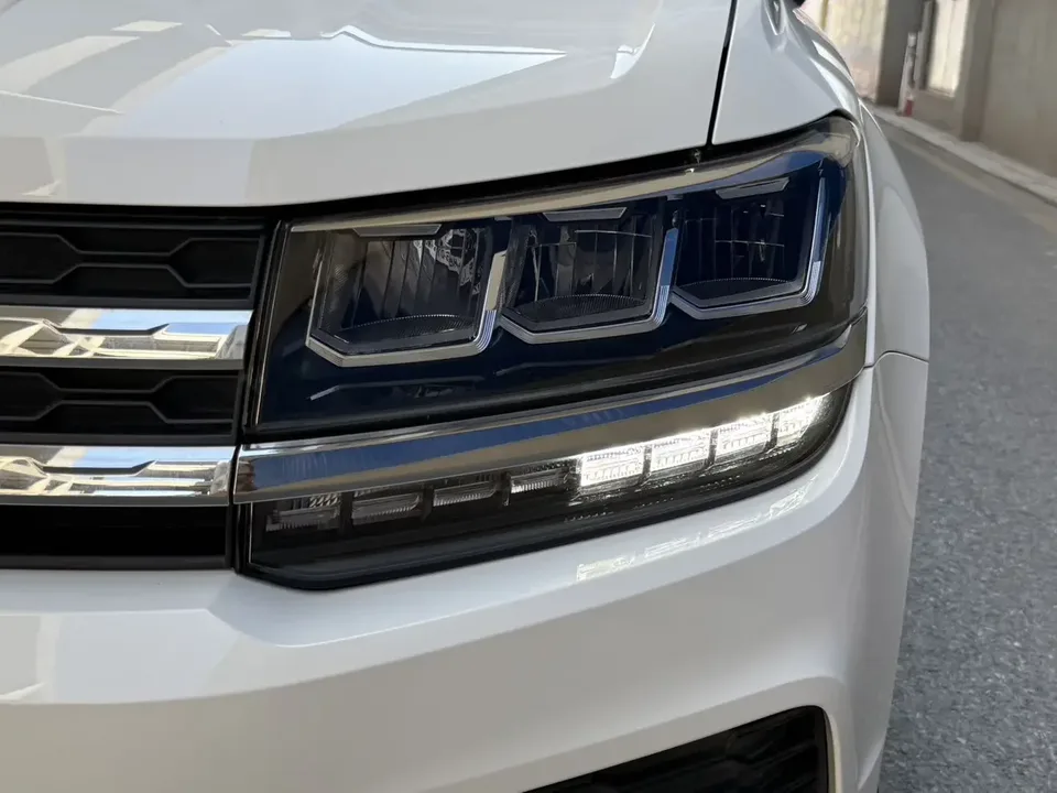Volkswagen Tharu tuyue 2022 280TSI 2WD Fashion Edition 2022 — thumbnail 3