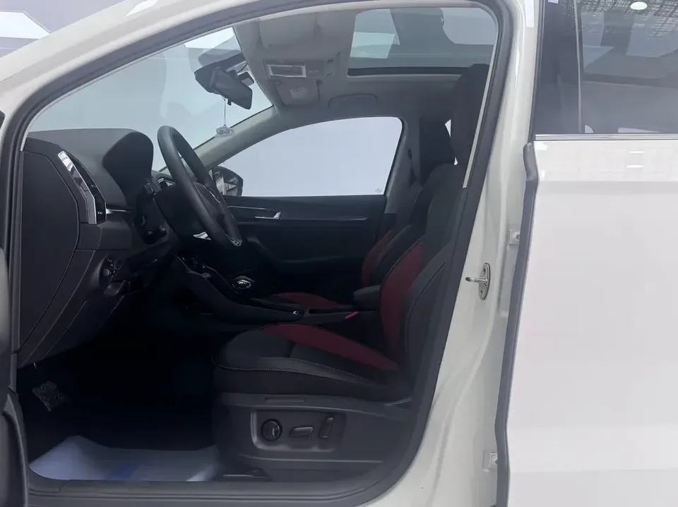 Skoda Karoq Korok 2022 TSI280 Luxury Edition 2022 — thumbnail 5