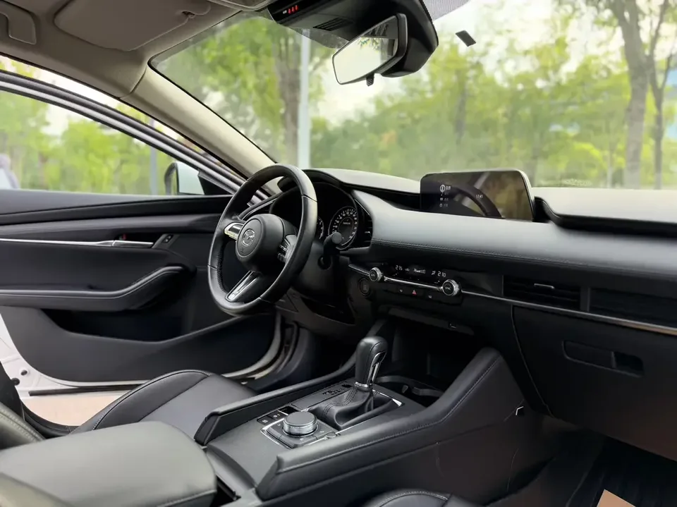 Mazda Axela Mazda3 Angkesela 2023 2.0L Automatic Premium Edition 2024 — thumbnail 5
