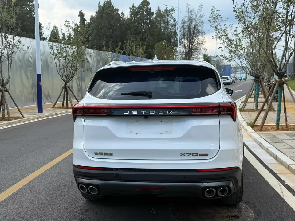Jetour Jietu X70 PLUS Jietu X70 PLUS 2022 1.5T CVT 7-seater 2022 — thumbnail 2
